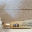 Swatch de Marie_findsgirlslike : Base de fard à paupières - Primer Potion, Urban Decay