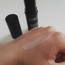 Swatch de Valentine.D : Radiant Touch Creamy Stick Highlighter, Kiko
