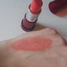 Swatch de Valentine.D : Rouge Brillance Végétale - Couleurs Nature, YVES ROCHER