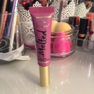 Swatch de Lisalmbrt : Melted - Rouge à lèvres liquéfié longue tenue, Too Faced