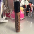 Swatch de Lisalmbrt : Liquid Suede Rouge à Lèvres Crème, NYX