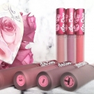 Swatch de Bubble.gold : Velvetines Matte Lipstick, Lime Crime