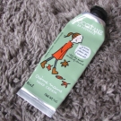 Swatch de monjulimonde : Crème Mains à Croquer Amande, L'Occitane