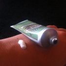 Swatch de claire.a : Crème Mains à Croquer Amande, L'Occitane