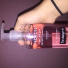 Swatch de iness56 : Gel Nettoyant Pamplemousse Rose Visibly Clear, Neutrogena