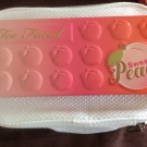 Swatch de Chocolateconchurros : Sweet Peach Palette de fards à paupières, Too Faced