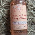 Swatch de Chocolateconchurros : Gel Douche Fleurs de Cerisier, L'Occitane