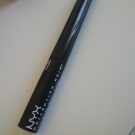 Swatch de _laurine_ : Liquide black liner, NYX