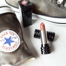 Swatch de blushandboudoir : Studded Kiss Lipstick - Rouge à lèvres, Kat Von D