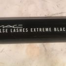 Swatch de xVicky : Mascara False Lashes Extreme Black de Mac, Mac