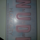 Swatch de xVicky : The New Nude Palette - Palette de fards à paupières, Huda Beauty