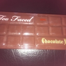 Swatch de xVicky : Chocolate bar - Palette de fards à paupières, Too Faced