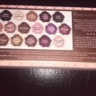 Swatch de xVicky : Chocolate bar - Palette de fards à paupières, Too Faced