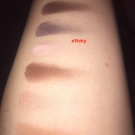 Swatch de xVicky : Chocolate bar - Palette de fards à paupières, Too Faced