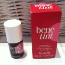 Swatch de juste lili : Benetint Blush Liquide Joues et Lèvres, Benefit Cosmetics