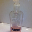 Swatch de Chrislène : Gel Nettoyant Pamplemousse Rose Visibly Clear, Neutrogena