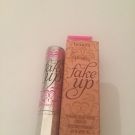 Swatch de Testeuse beaute party  : Fakeup Anticernes Hydratant, Benefit Cosmetics