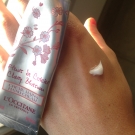 Swatch de Ilana : Crème Mains Fleurs de Cerisier, L'Occitane