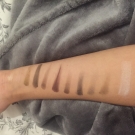 Swatch de Soukaina : Palette Nude'tude, theBalm