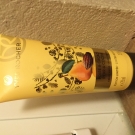 Swatch de garance_ollv : Crème pour les Mains Poire & Cacao, Yves Rocher