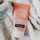 Swatch de Mlletoutsimplement : Gel Nettoyant Exfoliant Pamplemousse Rose, Neutrogena