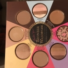 Swatch de Anadreambeauty : The Little Black Book of Bronzers, Too Faced
