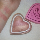 Swatch de mln_makeup : I Heart Makeup Blushing Hearts, Makeup Revolution