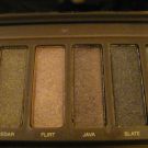 Swatch de OUMMMI : Icon eyeshadow palette, Absolute New York