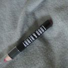 Swatch de OUMMMI : Crayon Lipstick Extra Matte, Lord & Berry