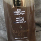 Swatch de OUMMMI : Huile nettoyante Truffle Therapy, Skin & Co Roma