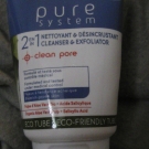 Swatch de OUMMMI : 2 en 1 Nettoyant et Désincrustant - Peaux à Tendance Acnéique - Pure System, Yves Rocher