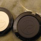 Swatch de OUMMMI : Fard à Paupières Scintillant - Blanc Orchidé, Yves Rocher