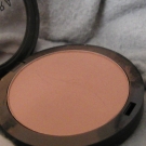 Swatch de OUMMMI : Poudre Compacte matifiante 8h, Sephora