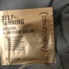 Swatch de OUMMMI : Lingettes Self-Tanning Natural & Uniform Color, Comodynes