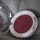 Swatch de OUMMMI : Ombre à paupière, Miss Den