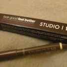 Swatch de OUMMMI : BROW LIFT PERFECTING LINER, Studio 10