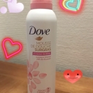 Swatch de Glycine : Mousse de douche Surgras de Dove, Dove