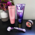 Swatch de zahia maz : Gommage Corporel Pêche De Vigne, The Body Shop