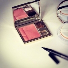 Swatch de zahia maz : Blush Prodige, Clarins
