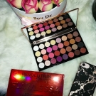 Swatch de zahia maz : Ultra 32 Shade Eyeshadow Palette, Makeup Revolution