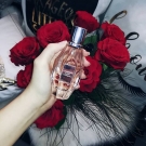 Swatch de zahia maz : Flowerbomb - Eau de Parfum, Viktor & Rolf