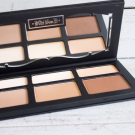 Swatch de zahia maz : Shade Light Contour Palette - Palette contour visage, Kat Von D