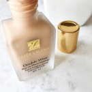 Swatch de zahia maz : Double Wear Teint longue tenue intransférable SPF 10, Estée Lauder