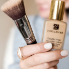 Swatch de zahia maz : Double Wear Teint longue tenue intransférable SPF 10, Estée Lauder