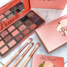 Swatch de zahia maz : Sweet Peach Palette de fards à paupières, Too Faced