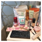 Swatch de zahia maz : Shade Light Contour Palette - Palette contour visage, Kat Von D