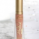 Swatch de zahia maz : Melted Matte - Rouge à lèvres liquéfié longue tenue mat, Too Faced