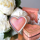 Swatch de zahia maz : I Heart Makeup Blushing Hearts, Makeup Revolution
