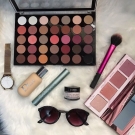 Swatch de zahia maz : Ultra 32 Shade Eyeshadow Palette, Makeup Revolution