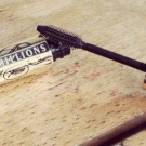 Swatch de zahia maz : Volume Millions de Cils - Mascara, L'Oréal Paris